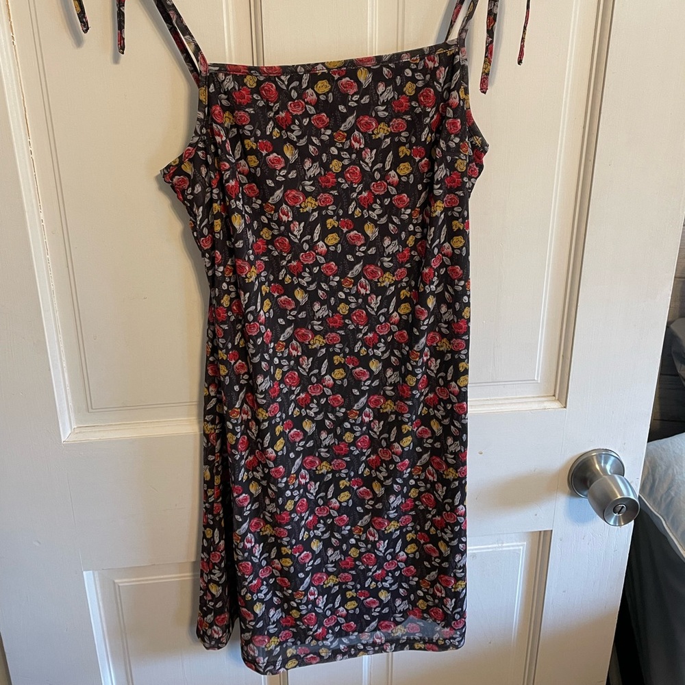 Lulus Summer Floral Dress Size Small, NWT